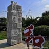 Fábrica personalizada cultura da pedra pedra viva escultura em pedra praça granito limpo ornamentos do governo parque floresta zodíaco relógio chinês coluna