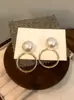 Pendientes Redondos de Perla con Diamantes y Tachuelas Plateadas, Pendientes Exagerados de Moda Personalizados Transfronterizos Europeos y Americanos, Pendientes de Nicho de Diseñador para Mujer
