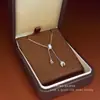 Collar de Flor Dorada para Mujer, Cadena Retro para Clavícula, Collar Sencillo y Elegante Incrustado de Diamantes, Regalo de San Valentín, Electrochapado en Oro Real