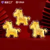 Llavero Chapado en Oro con un Pequeño Colgante de Caballo Dorado, un Regalo Souvenir para Colección de Transmisiones en Vivo y Regalos de Check-In