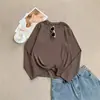 Camiseta básica a rayas de manga larga informal estilo americano, para uso diario, que ilumina la piel, top casual de cuello redondo estilo coreano, modelo nuevo