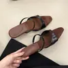 Sandalias abiertas de tacón bajo estilo francés Chuyuji para mujer, nuevas sandalias versátiles de tacón bajo para el verano 2026
