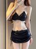 Traje de baño de mujer, bikini sexy con cadena de diamantes y polvo brillante, de tres piezas, ajustado, dividido, triangular, para vacaciones en aguas termales.