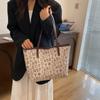 Bolso Tote de Hombro Grande de Gran Capacidad Nuevo Verano 2026 con Diseño de Letras, Bolso de Oso de Moda Versátil para el Trabajo