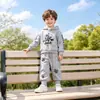 Conjunto de Dos Piezas con Sudadera con Capucha Estampado de Letras de Moda para Niños de Primavera y Otoño, Conjunto de Dos Piezas Falsas de Estilo Americano con Estampado, Pantalones Jogger de Manga Larga para Niños Pequeños