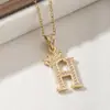 Colar com pingente de letra da moda europeia e americana para mulheres, coroa dourada e prateada com letras inglesas totalmente cravejadas de diamantes, modelo de exportação de venda quente transfronteiriça, envio direto