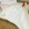 Combo de liquidación de temporada Overoles para niñas Ropa de otoño 2026 Pantalones rectos para niños Pantalones de moda Pantalones deportivos largos