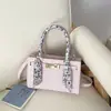 Bolso de mujer de alta gama transfronterizo, nuevo modelo 2026, bolso de hombro con estampado de cocodrilo, bolso cuadrado pequeño cruzado de moda y versátil de nicho