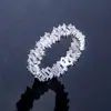 RAKOL Anillo de Zirconia Estilo Ins Europeo y Americano Transfronterizo con Diamante Rectangular y Cadena de Esmeralda Anillo de Diseño Hueco Joyería