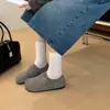 Chinelos femininos, coleção outono/inverno 2026, design totalmente fechado, com salto oculto para altura adicional, estilo slip-on, confortáveis e fáceis de usar