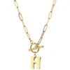 Europa y Estados Unidos cadena de clip de hebilla Ot transfronteriza collar con colgante de 26 letras inglesas cadena de clavícula femenina de acero inoxidable oro de 18K