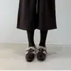 Mocasines mullidos estilo británico con forro de polar para mujer, nueva colección otoño/invierno 2026, con detalles de hebilla, planos de punta fina, cálidos y acogedores