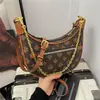 Bolsa Transversal Lua Atacado Transfronteiriço para Mulheres 2026 Novo Estilo Monograma Tricolor Bolsa Bolinho Versátil Elegante Bolsa de Ombro com Corrente
