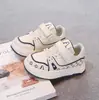 Zapatillas de Cuero Bajas para Niños 2026 Otoño Nueva Moda Zapatos Blancos para Niñas y Zapatos Deportivos Antideslizantes de Suela Suave para Niños