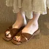 Pantuflas cuadradas estilo francés Chuyuji para mujer, para uso exterior en verano, de tacón bajo, chanclas de playa estilo resort