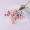 Paquete de flores artificiales de manzanilla Mesa europea pequeña Flores de margarita falsas Decoración para el hogar Pequeño crisantemo silvestre Flores de seda al por mayor y al por menor