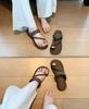 Sandalias de Verano Nuevas Yuanlitong con Suela Gruesa para Mujer, Chanclas Versátiles de Estilo Coreano con Suela Gruesa para Uso en Exteriores