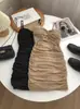 Moda de Verano Elegante Estilo Maduro Vestido de Tirantes Finos para Mujer, Sexy Nudo Retorcido Plisado Cruzado Ajustado Corto de Moda