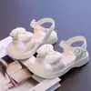 Sandalias para niñas 2025 verano nuevo suela blanda zapatos de princesa para niños estilo verano niña pequeña bebé niña zapatos para niños verano