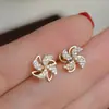 Pendientes Flor de Concha Pendientes de Aguja de Plata 925 Diseño de Nicho Ins Pendientes Retro Elegantes Nuevo Lujo Juvenil Sensación de Alta Gama