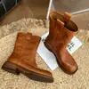 Botas Martin femininas de couro estilo europeu, coleção verão 2026, botins de couro genuíno com acabamento desgastado e vintage, altura até o meio da panturrilha e saltos grossos, botas jeans