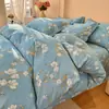 Juego de ropa de cama de cuatro piezas de grado A, seguro para bebés, estilo minimalista, algodón puro, incluye una sábana y una funda de edredón de algodón lavado, adecuado para dormitorios; conjunto de tres piezas de algodón puro