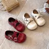 Zapatos Mary Jane de Princesa para Niñas 2026 Otoño/Invierno Nuevo Estilo Correa Cruzada Retro Simples de Cuero para Niños Pequeños Versión Coreana Zapatos Individuales