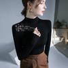 2024 Nuevo Otoño e Invierno Camiseta Negra de Cuello Alto Pequeño con Empalme Calado de Manga Larga para Mujer