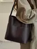 Bolso Maillard de alta gama para mujer, nuevo bolso popular de hombro y cruzado para otoño e invierno 2026, bolso tipo cubo de moda vintage