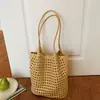 Bolso Grande de Alta Gama para Mujer, Nueva Moda de Verano 2026 Bolso de Hombro Calado, Bolso Cubo Popular para el Trabajo