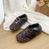 Novo Modelo Outono 2026 Sapatos Mary Jane de Couro Versáteis e Leves para Crianças Maiores, Sapatos Casuais Planos para Meninas para Uso Externo