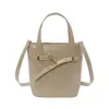 Bolso de Cubo de Mano para Mujer, Estilo Coreano, Nuevo Modelo de Primavera, Bolso de Hombro Versátil de Moda de Gama Alta, Bolso para Mujer con Diseño de Nicho 2026