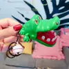 Nuevo Cocodrilo Mordedor de Mano de Dibujos Animados Juego de Broma Llavero Juguete Innovador para Niños Barra Muñeca al por Mayor