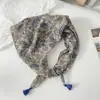 Pañuelo pequeño cuadrado de algodón y lino con borlas de 58 cm Protector de cuello Bufanda suave Pañuelo decorativo para la cabeza Pañuelo floral Retro Pequeño Fresco