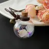 Adorno para Colgar en el Coche Pequeña Crisantemo Bola de Cristal Colgante para Coche Colgante de Perfume para Coche Estilo Fresco Artístico Decoración para Colgar en el Coche para Mujeres