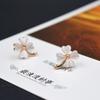 Brincos de Prata Esterlina S925 com Pino Estilo Japonês e Coreano Trevo de Quatro Folhas Olho de Gato Brincos Distintivos Tendência Moda Feminina Doce Versátil Brincos Quentes