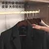 Perchas de Madera de Hombro Ancho para Trajes, Perchas Antideslizantes para Armario de Uso Doméstico, Perchas Engrosadas para Trajes y Abrigos