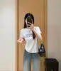 Camiseta Casual Retro Americana com Estampa de Letras de Manga Curta com Design nos Ombros e Top Slim Fit para Mulheres Primavera M0310D