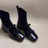 Botas Meia Quadradas Retrô com Laço Elástico Emagrecedoras Estilo Mary Jane 2026 Outono/Inverno Botas de Cano Curto Emagrecedoras com Salto Grosso Femininas