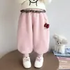 Calça Jogger de Fleece para Meninas Outono e Inverno 2025 Nova Moda Infantil Versátil Calça Legging para Meninas Calça Casual de Fleece Tudo-em-Um