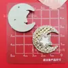 Etiqueta de Letra Número Oso Estilo Luna Chanel Simulada Accesorios de Plástico DIY para Fundas de Teléfono y Zuecos
