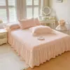 2026 Nuevo Estilo Algodón Lavado con Adorno de Encaje Estilo Princesa Falda de Cama Acolchada de Algodón Lavado Juego de Tres Piezas