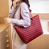 Bolso de Hombro y Mano Grande Rosa Acolchado Nuevo para Mujer