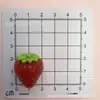 Fresas rojas simuladas, fresa de fruta 3D pegamento de crema para funda de teléfono Accesorios de resina hechos a mano DIY para ventas transfronterizas