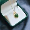 Colar de jade redondo de prata S925, pingente de amor de jade hetian, presente clássico simples para mãe para homens e mulheres