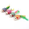 Juguetes para Gatos Amazon Ratón Pequeño Resistente a Arañazos y Mordeduras con Sonido, Ratón de Sisal con Pluma de Colores Juguete para Gatos