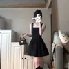 Vestido de Alça Pequeno Preto Super Fada Estilo Hepburn Verão 2024 Cintura Novo Estilo Saia Pequena Elegante