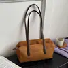 Bolsa de ombro retrô estilosa de camurça, nova para o outono de 2026, de alta qualidade e única, perfeita para o trabalho e para o dia a dia
