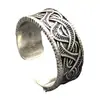 Anillo de Código Retro Yu Hong con Patrón Tejido, Diseño Vintage de Alta Gama, Guarda las Historias de los Años, Venta Directa del Fabricante de Joyería