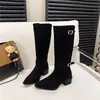 Botas altas marrones muy elegantes y atractivas para mujer, nuevo modelo popular de otoño 2026, botas de montar de caña alta extremadamente atractivas